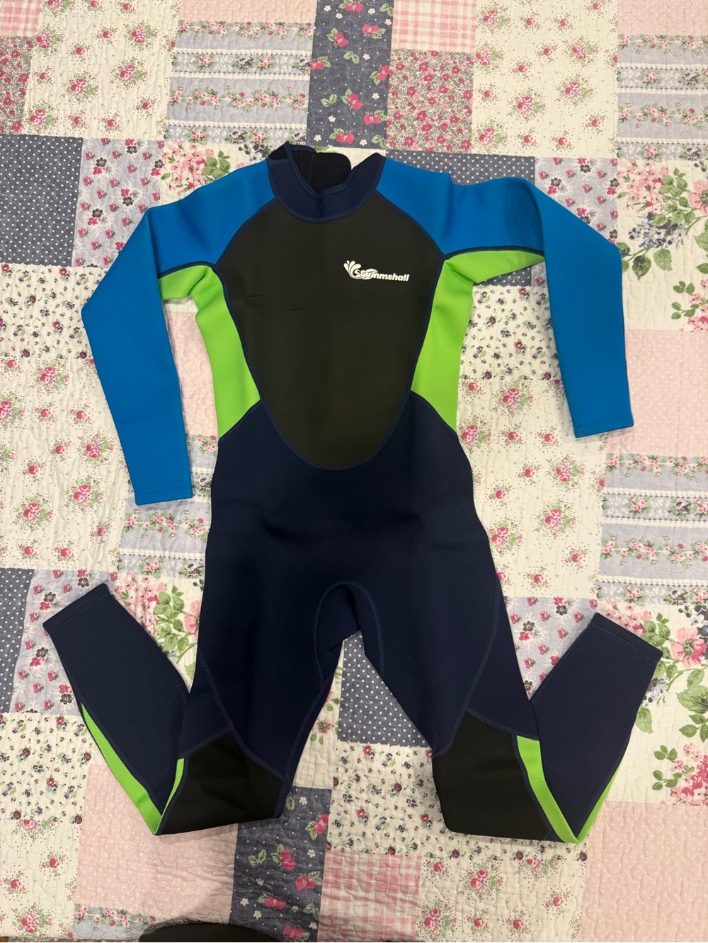 Kids/Youth 2mm Neoprene Full-Body Wetsuit – Never Used